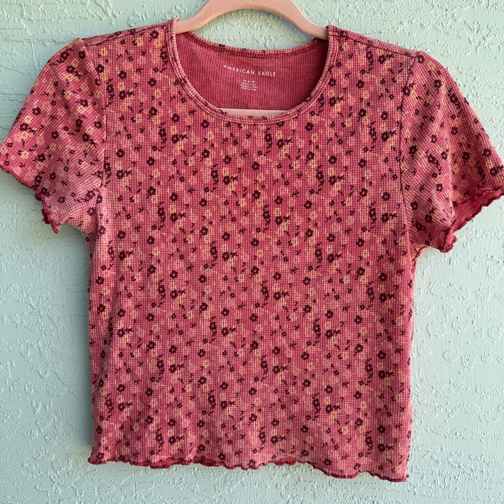 American Eagle women’s dusty rose floral crop top size medium
